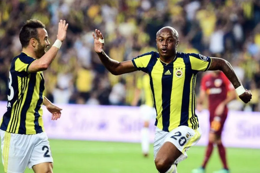 Ayew évite la crise au Fener