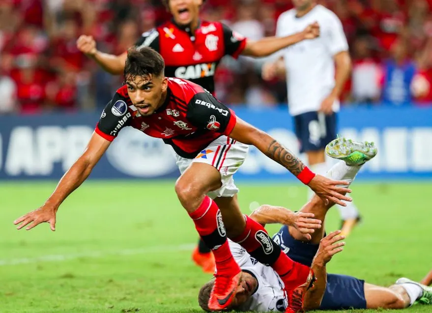 Lucas Paqueta signe au Milan