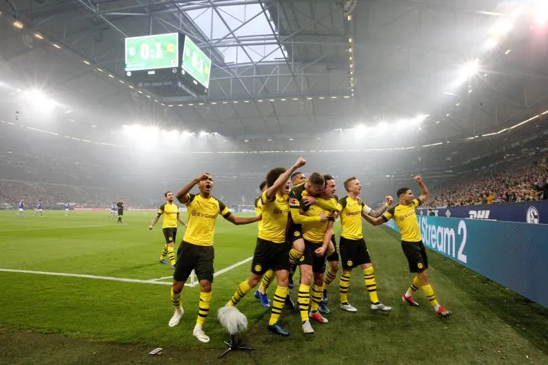 Dortmund enfonce Schalke