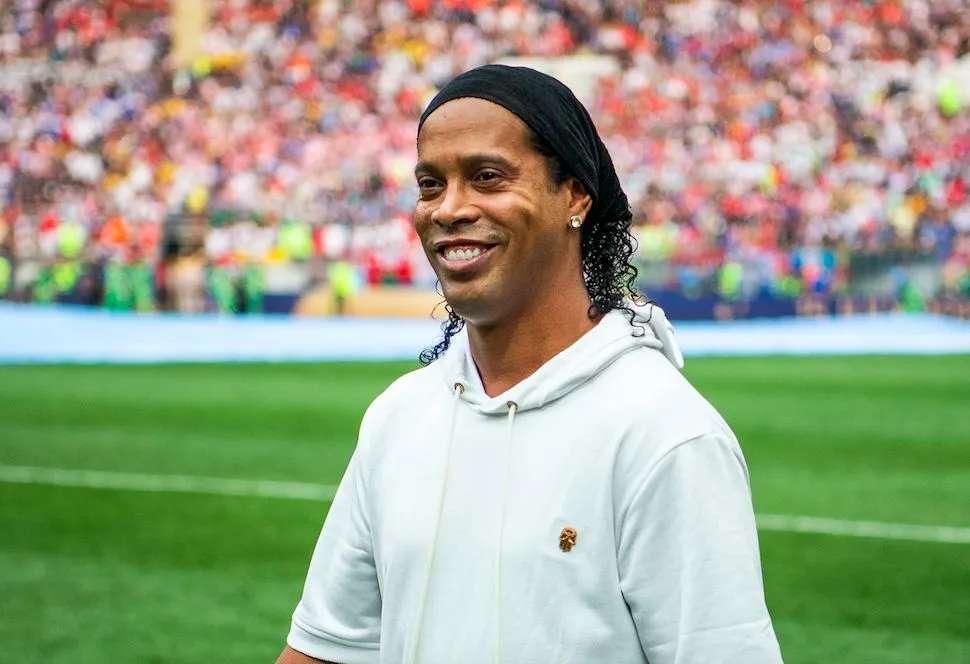 Trois voitures de luxe de Ronaldinho saisies