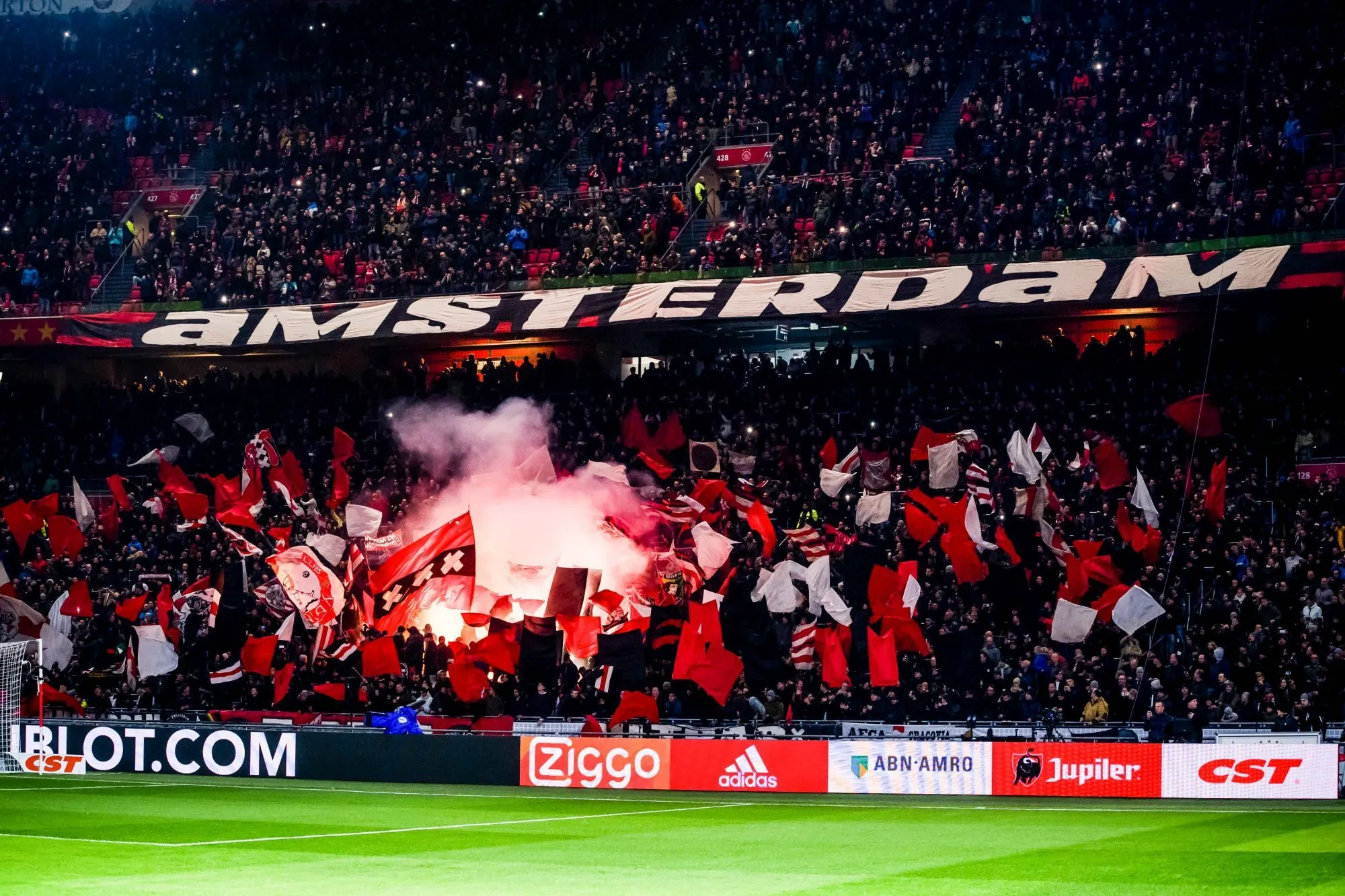 L&rsquo;Ajax loue une salle de concert pour ses fans