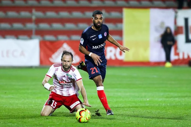 Le Paris FC met la pression, Sochaux respire