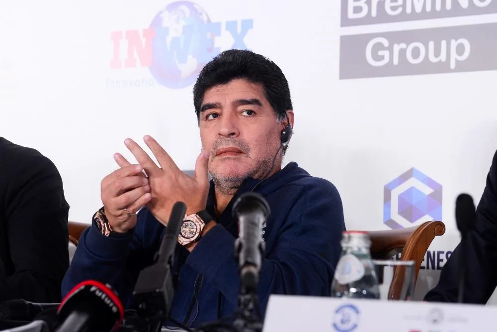 Maradona encourt une sanction pour avoir soutenu Maduro