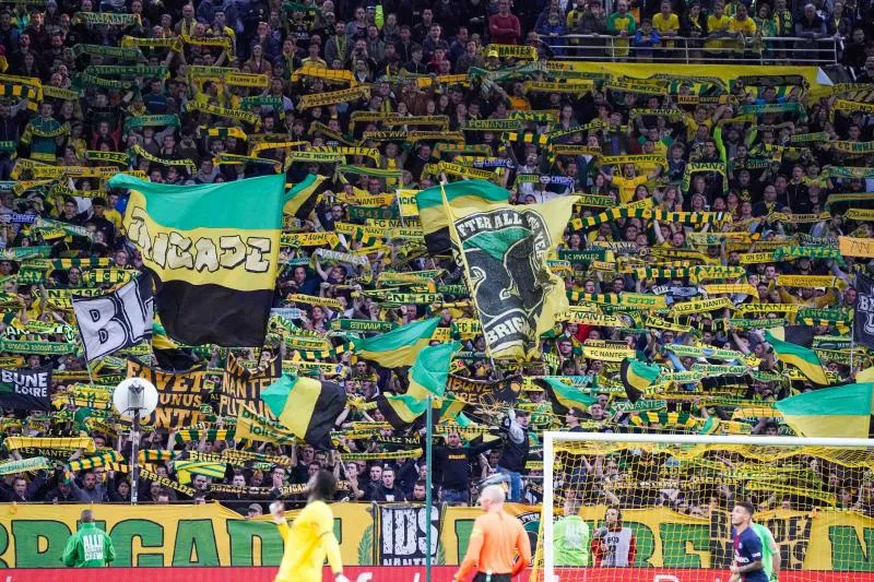 L&rsquo;ambiance tendue en tribune Loire pendant Nantes-Amiens