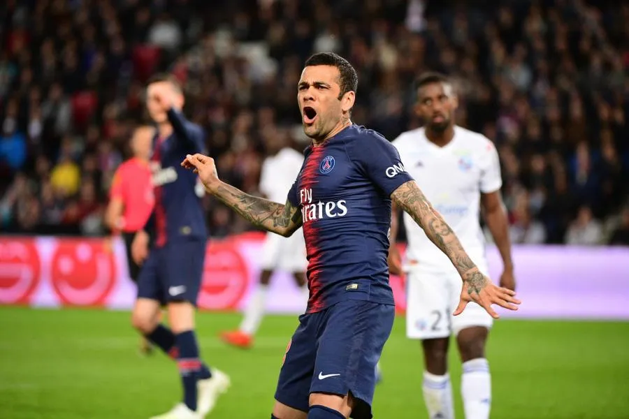 Dani Alves : « J'aimerais qu'on m'écoute davantage »