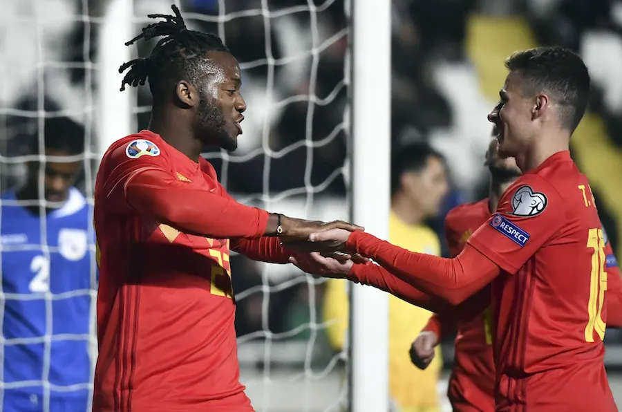 Michy Batshuayi et Thorgan Hazard s&rsquo;essayent à la cornemuse