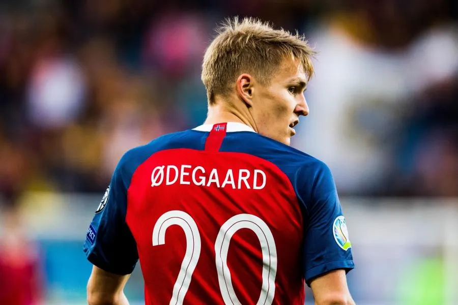 Ødegaard se paye Ada Hegerberg