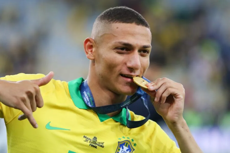 Richarlison dédie son but à sa grand-mère&#8230; et oublie son prénom