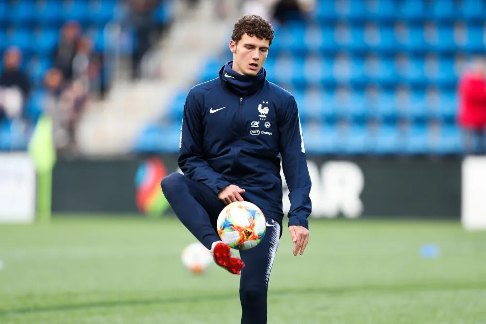 Pavard «<span style="font-size:50%">&nbsp;</span>pas assez bon pour le Bayern<span style="font-size:50%">&nbsp;</span>» selon Lizarazu