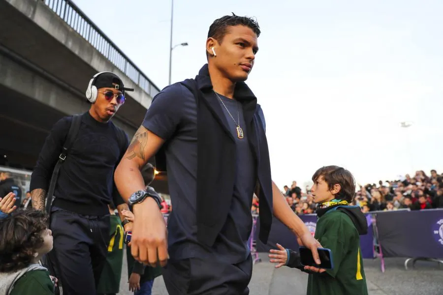 La chanson «<span style="font-size:50%">&nbsp;</span>Thiago Silva » enflamme le festival de Glastonbury