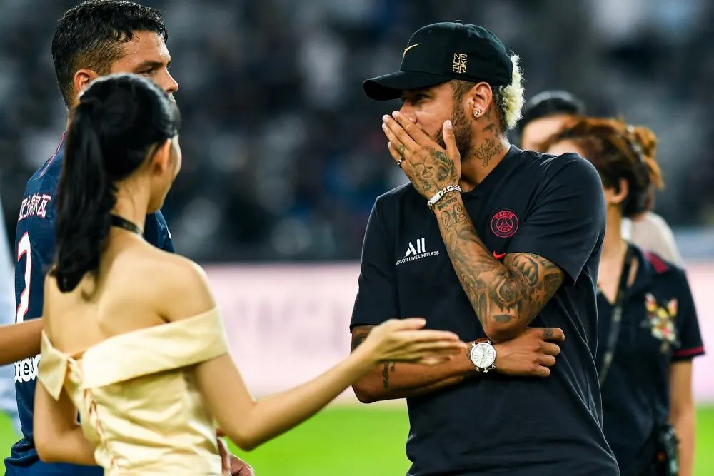 Neymar ne jouera pas à Nîmes, Leonardo confirme des discussions