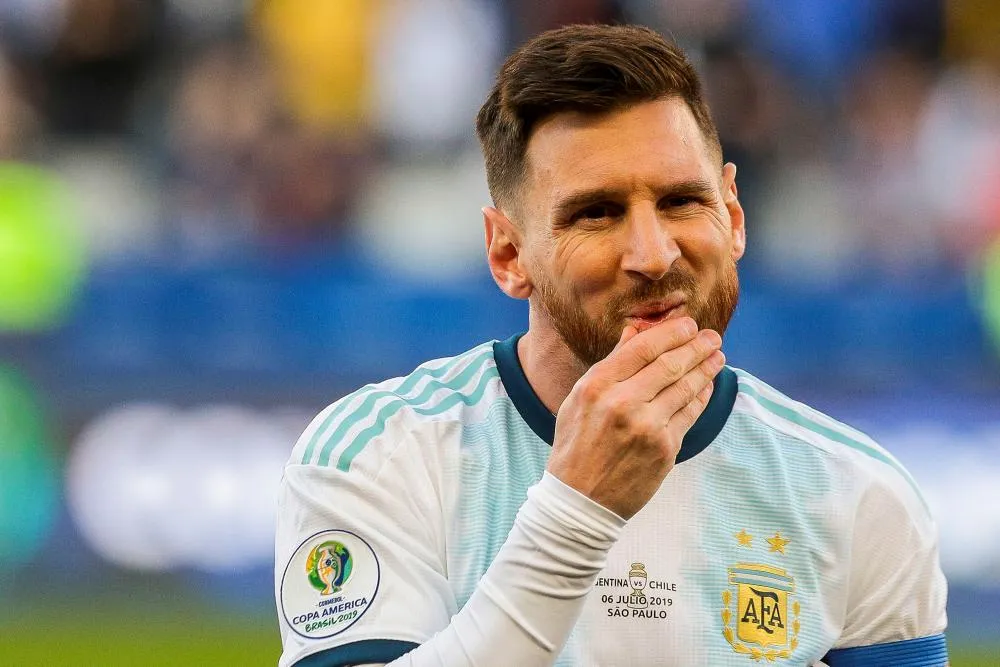 Le président de la fédé argentine en difficulté après avoir soutenu Messi