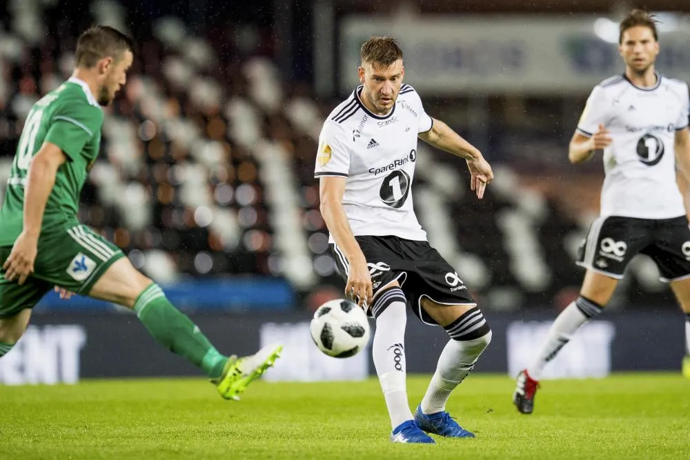 Le premier match de Bendtner à huis clos pour des raisons de sécurité