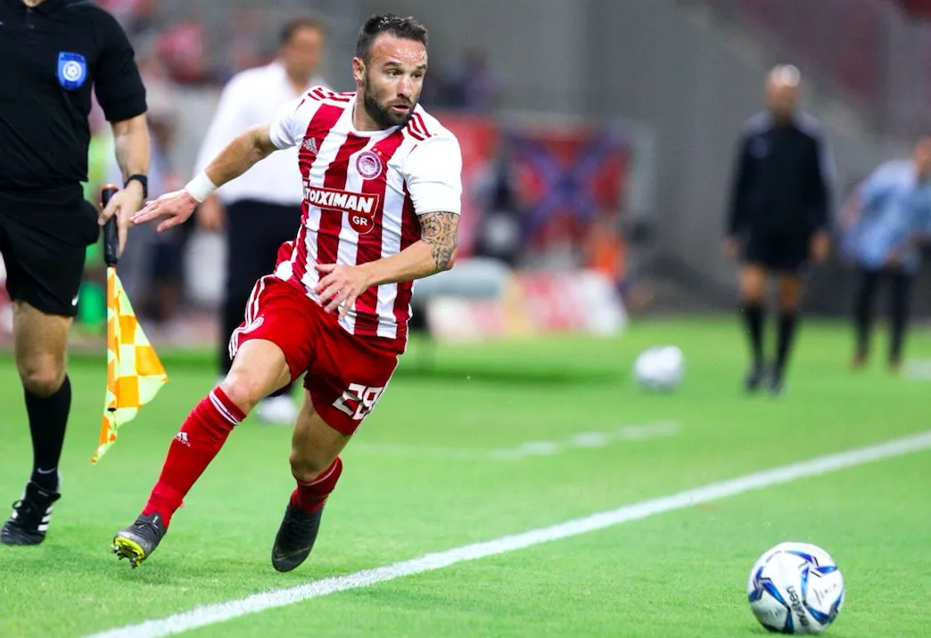 Valbuena, Le Pirée derrière lui