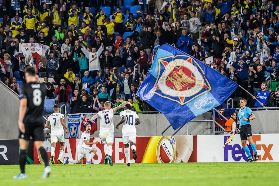 Le Slovan Bratislava imite la Roumanie et invite 21 000 enfants à son match contre Wolverhampton