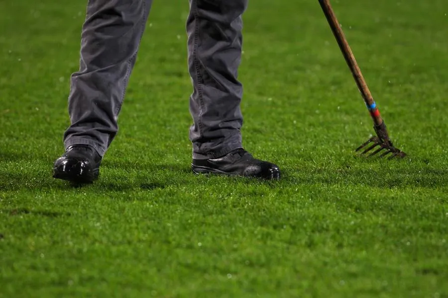 Un coach amateur mis à pied pour avoir traité son équipe de pieds carrés sur Facebook