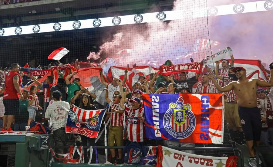 Au Mexique, le gardien des Chivas marque sur un dégagement à la 94e minute