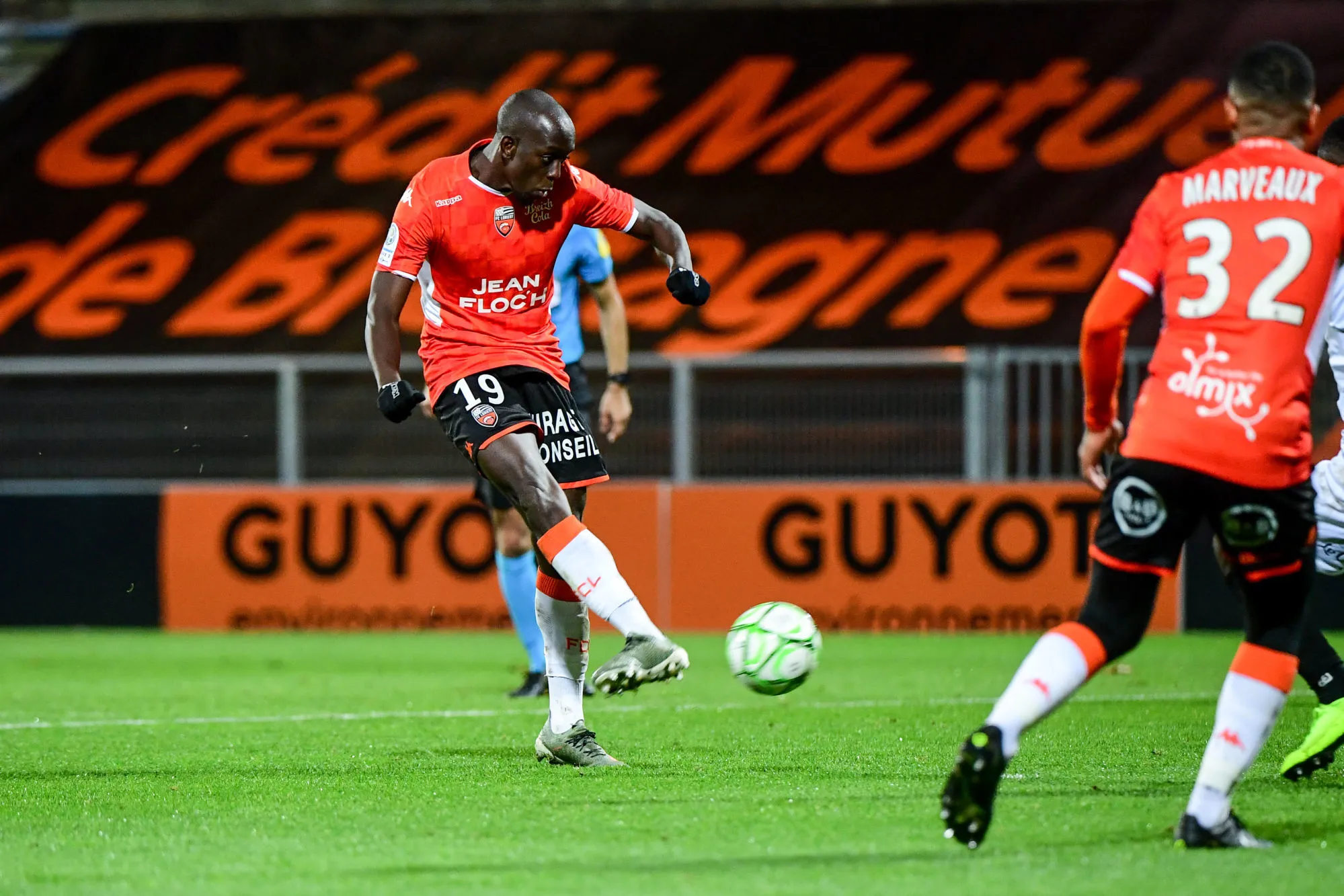 Pronostic Lorient Caen : Analyse, prono et cotes du match de Ligue 2