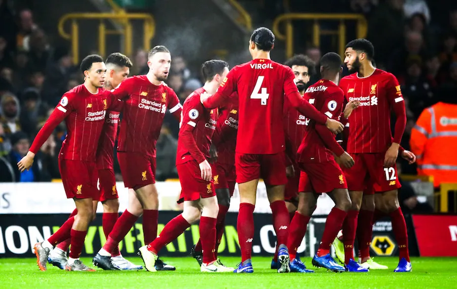 Liverpool tremble et danse avec les Loups