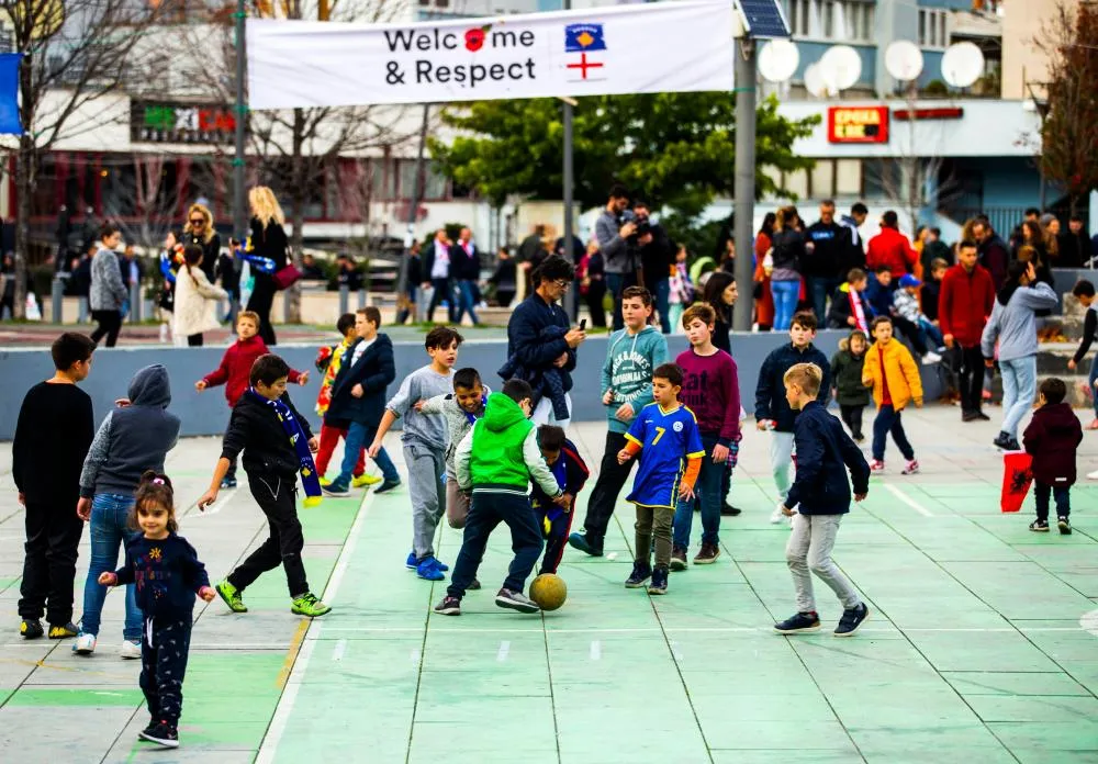 La mère d&rsquo;un footballeur serbe licenciée après que son fils ait choisi le Kosovo