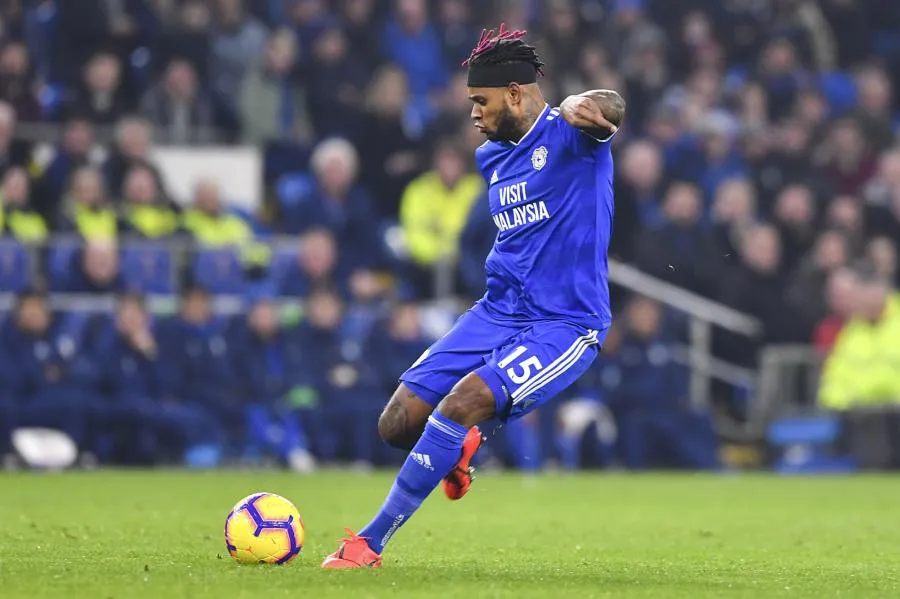 Deux joueurs de Cardiff en viennent aux mains sur le terrain