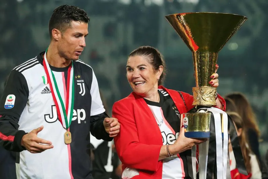 Cristiano Ronaldo donne des nouvelles rassurantes de sa mère