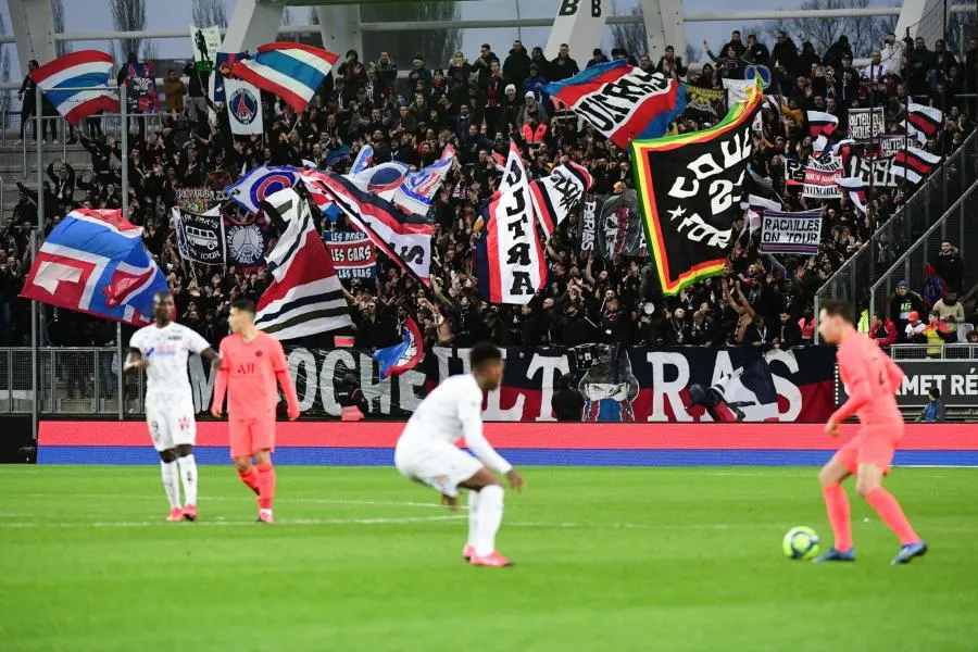 Le PSG dénonce la gestion de ses supporters par la police allemande