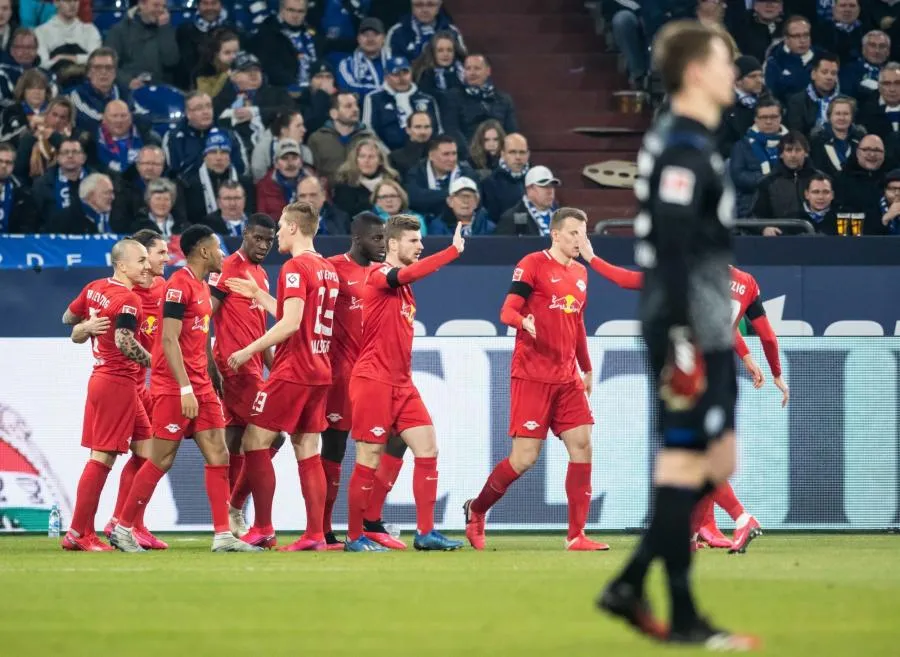 Leipzig écrase Schalke dans un choc à sens unique