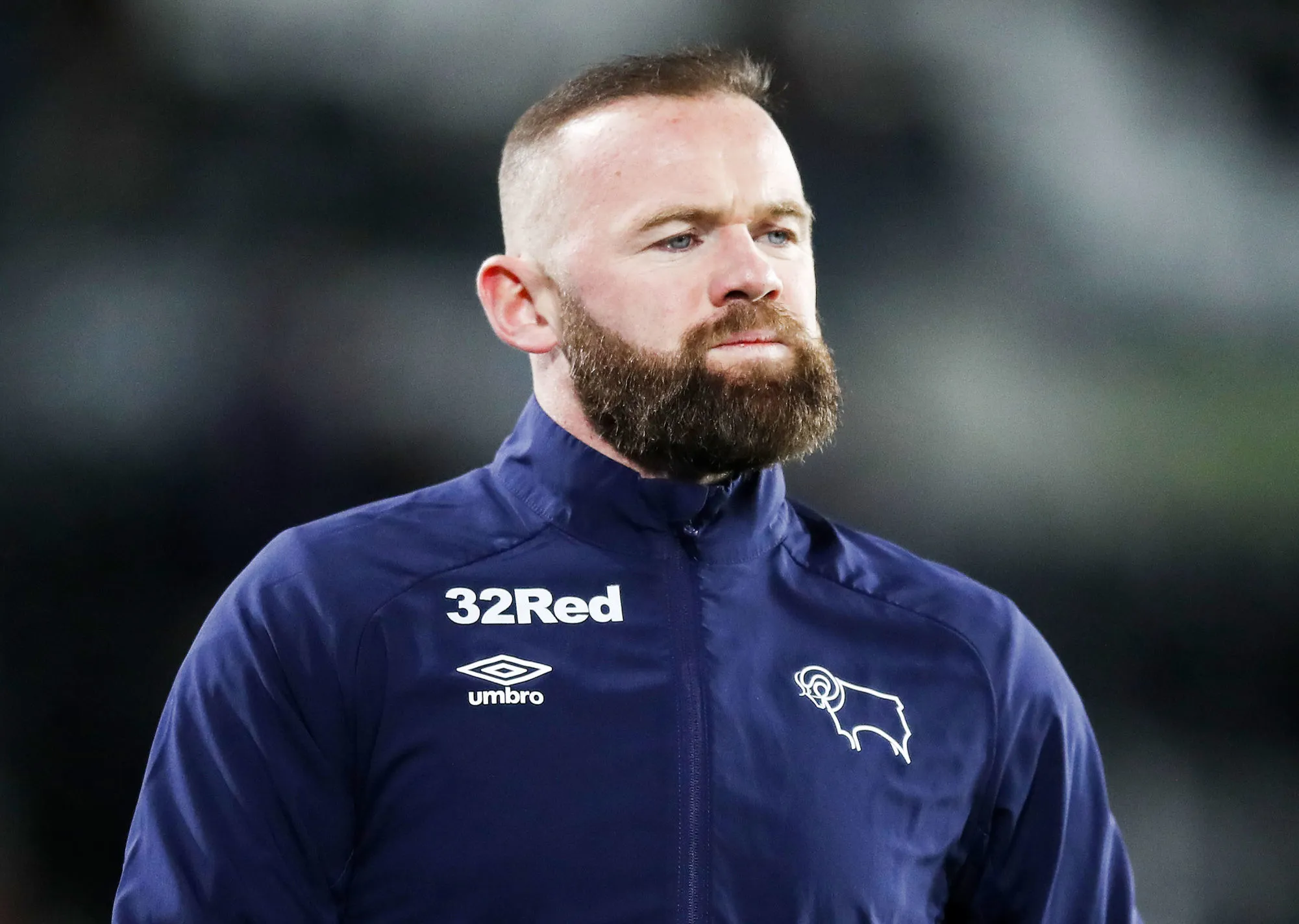 Wayne Rooney s&#8217;emporte sur la gestion de la crise du coronavirus