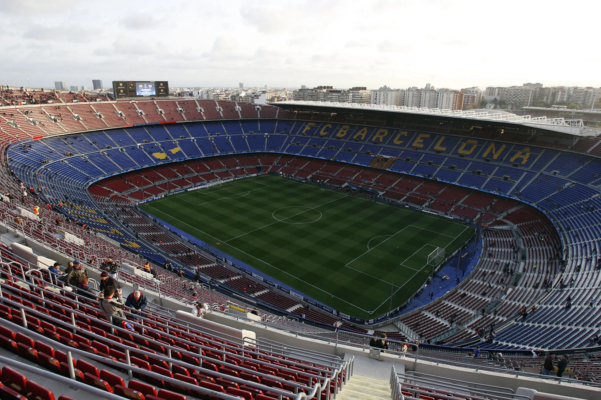 Alkiviades David se positionne déjà sur le naming du Camp Nou