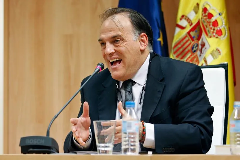 Tebas la menace