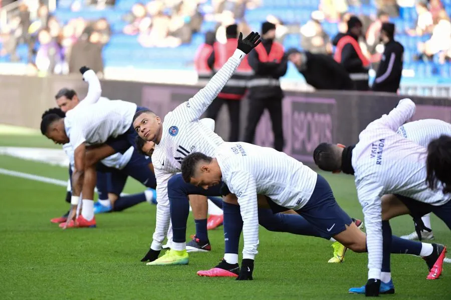 Pas de dérogation pour les clubs de Ligue 1 selon Olivier Véran