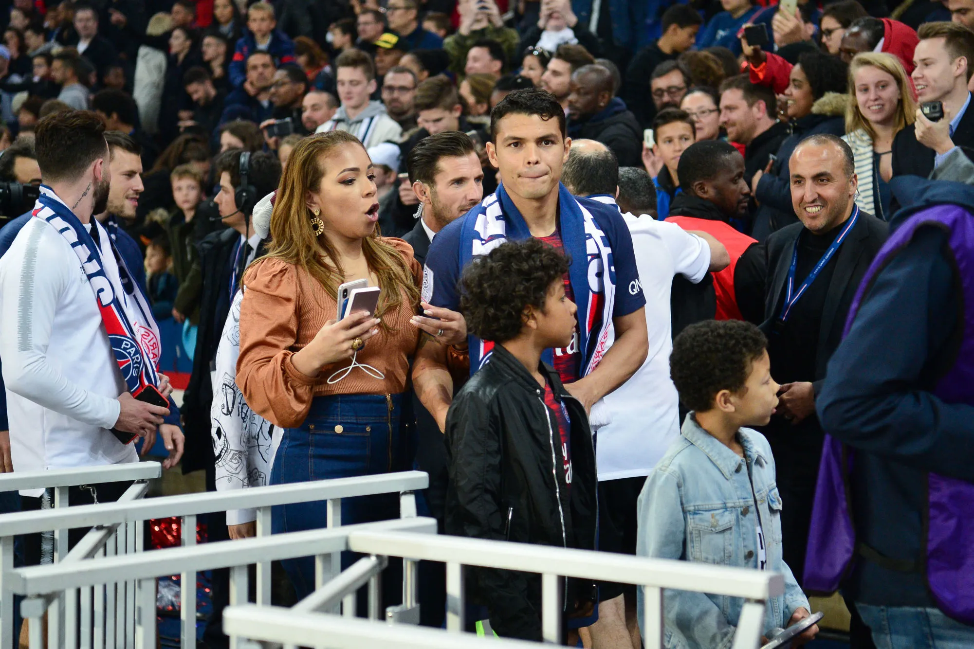 L&rsquo;épouse de Thiago Silva se voit bien rester à Paris