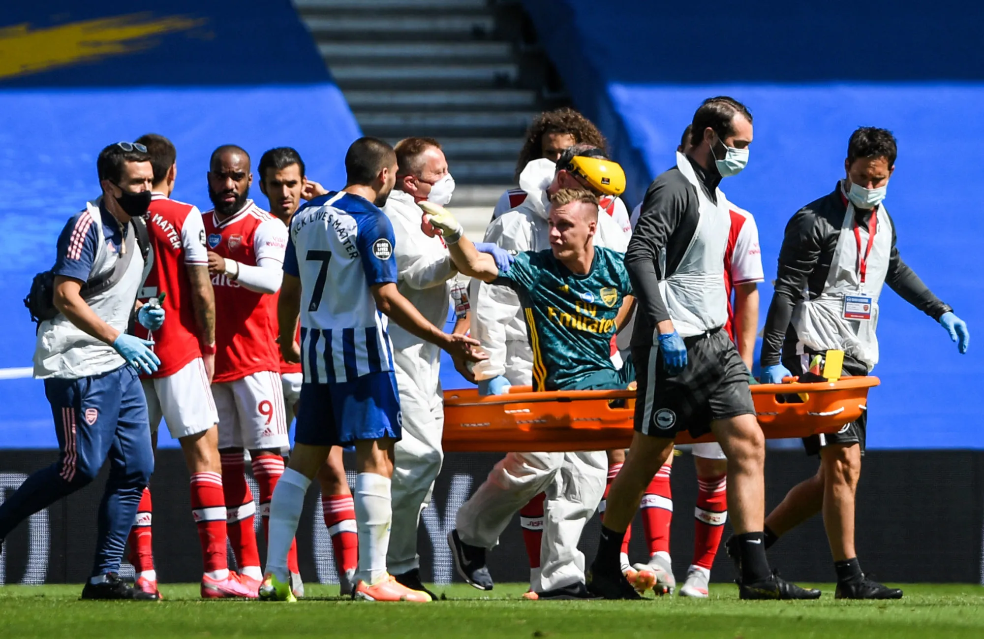 Berndt Leno se blesse gravement à la jambe droite contre Brighton