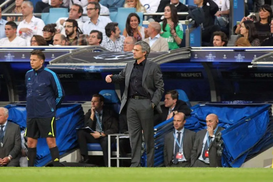 Quand l&rsquo;arbitre Eduardo Iturralde calmait José Mourinho