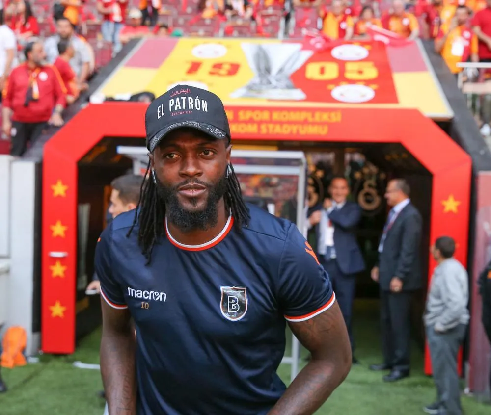 Adebayor proche de la fin de son aventure paraguayenne ?