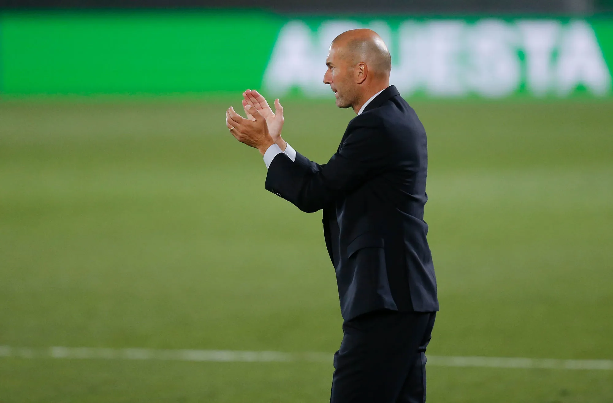 Vainqueur de sa deuxième Liga, Zinédine Zidane a gagné l&rsquo;unanimité