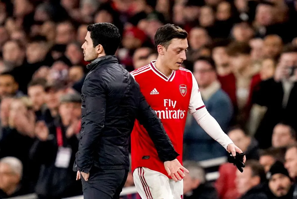 Arteta justifie l&rsquo;absence d&rsquo;Özil par des raisons « purement liées au football »