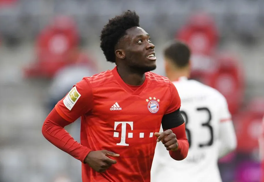 Crystal Palace a raté Alphonso Davies pour un permis de travail