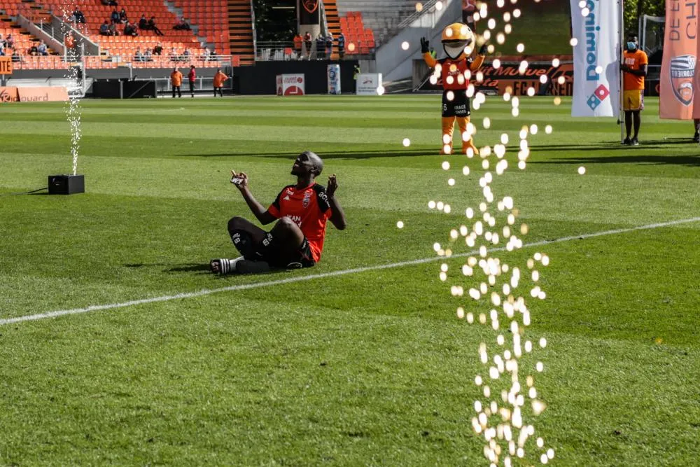 Le FC Lorient lance une vente aux enchères pour les soignants