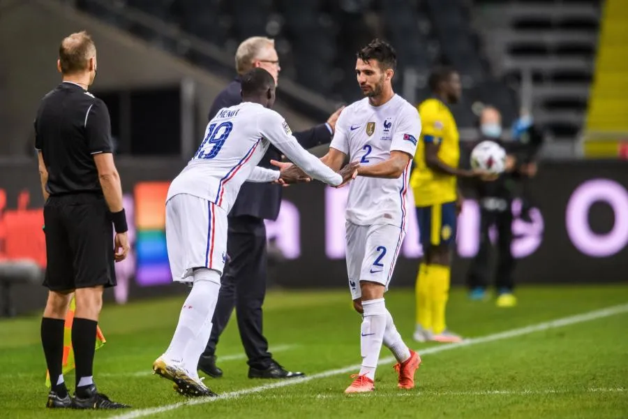 Léo Dubois positif à la Covid-19, Ferland Mendy le remplace