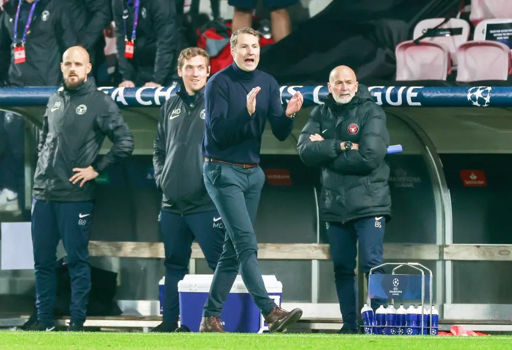 Le coach de Midtjylland veut une clôture pour «<span style="font-size:50%">&nbsp;</span>ne plus aller chercher les ballons<span style="font-size:50%">&nbsp;</span>»