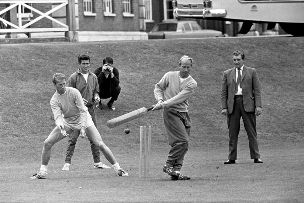 Quand Tottenham improvise un match de cricket en salle