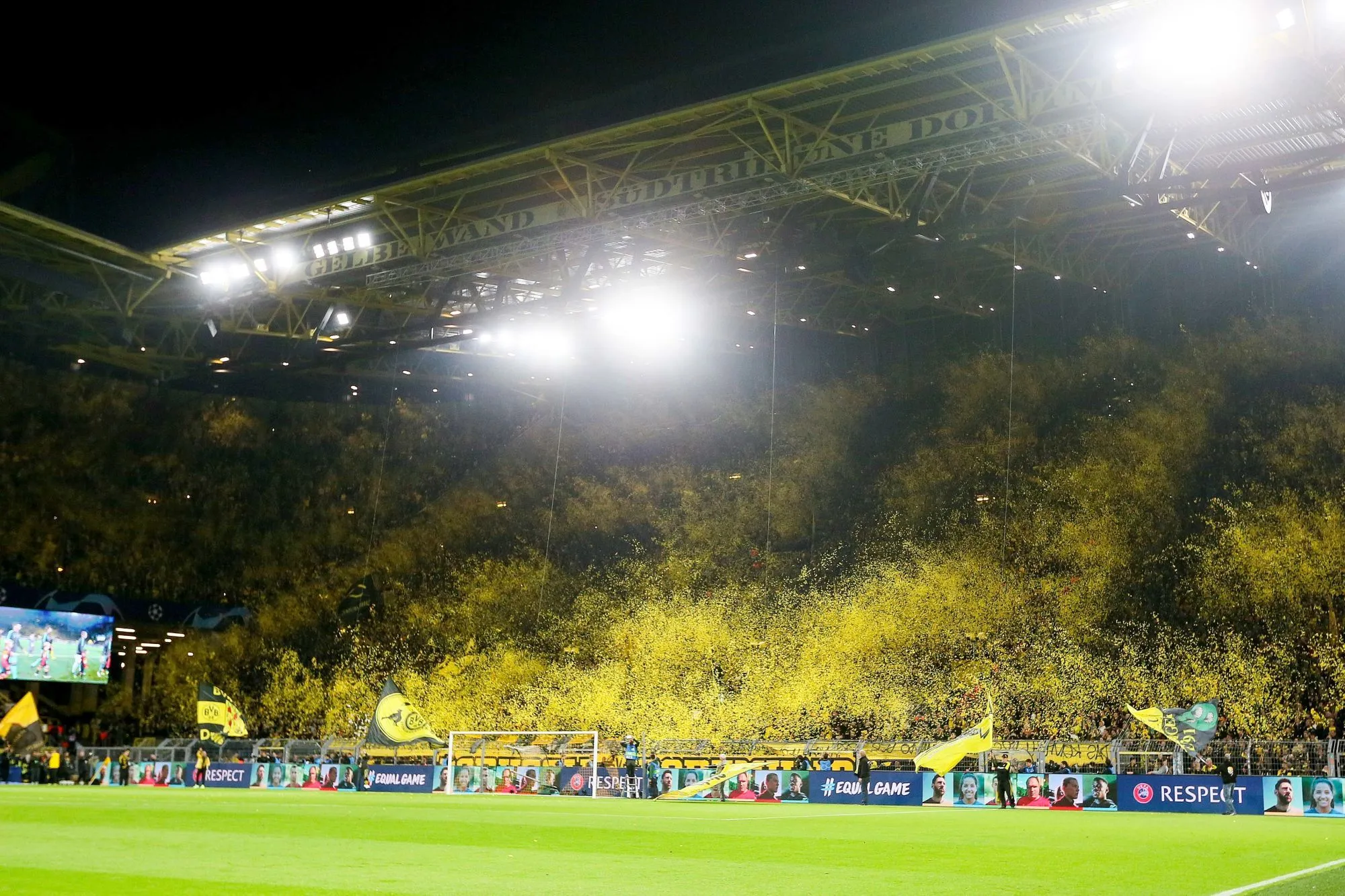 Dortmund : le mur jaune devant, marron derrière