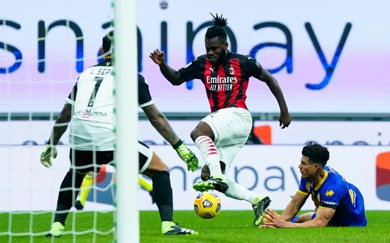 Milan arrache un point face au Hellas