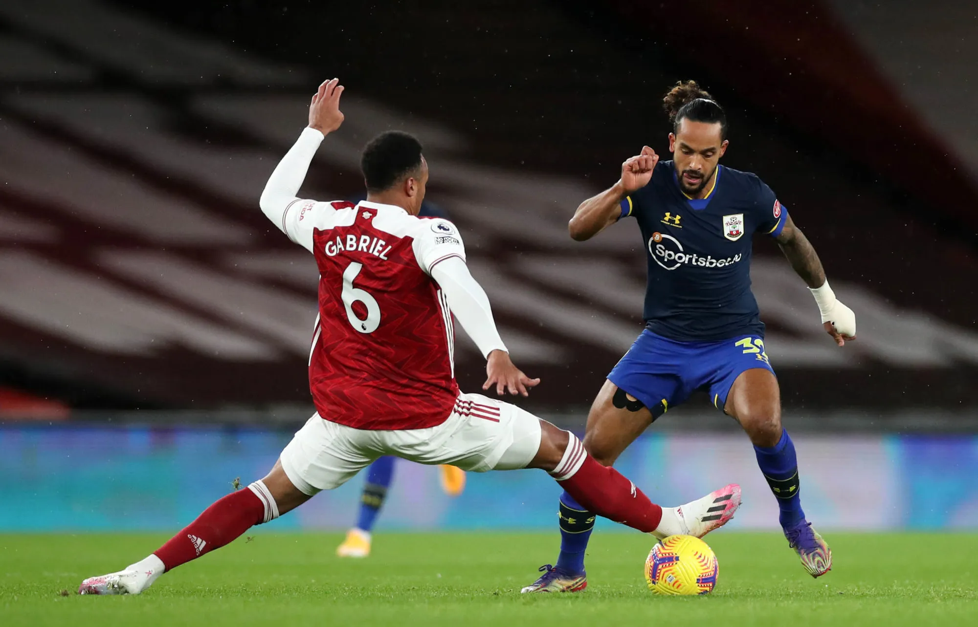 Arsenal résiste à Southampton à domicile, malgré un but de Walcott