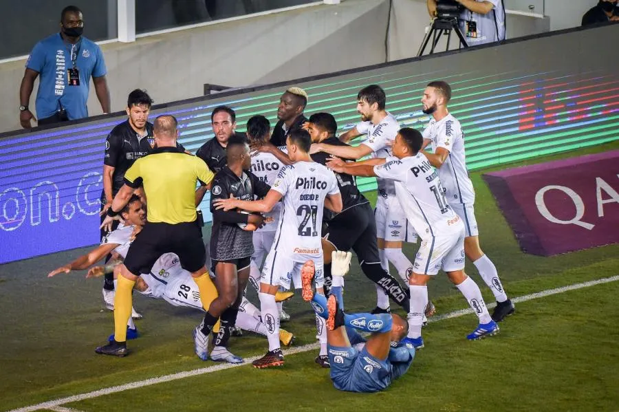 En Copa Libertadores, Santos sort Quito après 25 minutes de temps additionnel