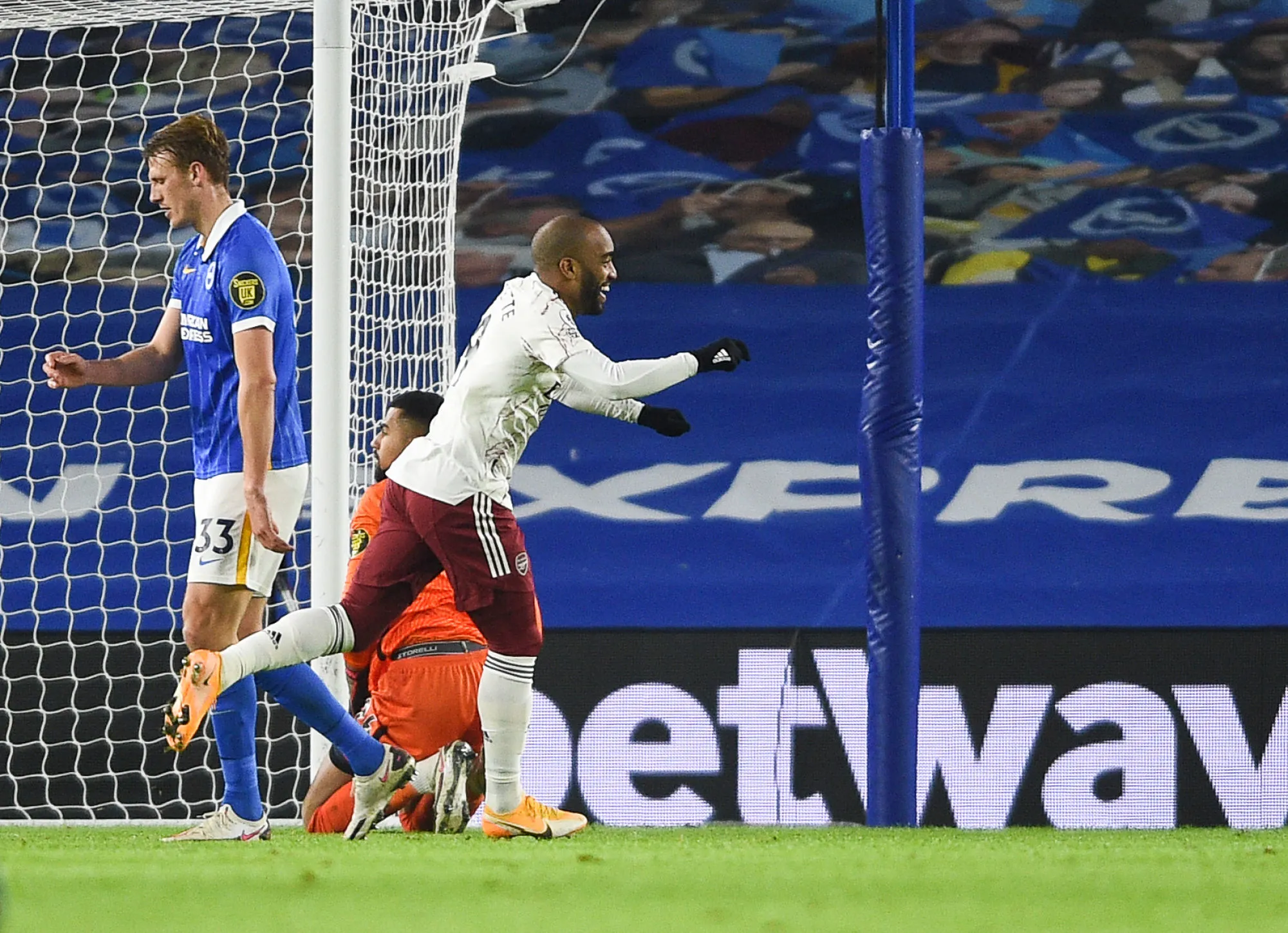 Lacazette permet à Arsenal d&rsquo;enchaîner à Brighton