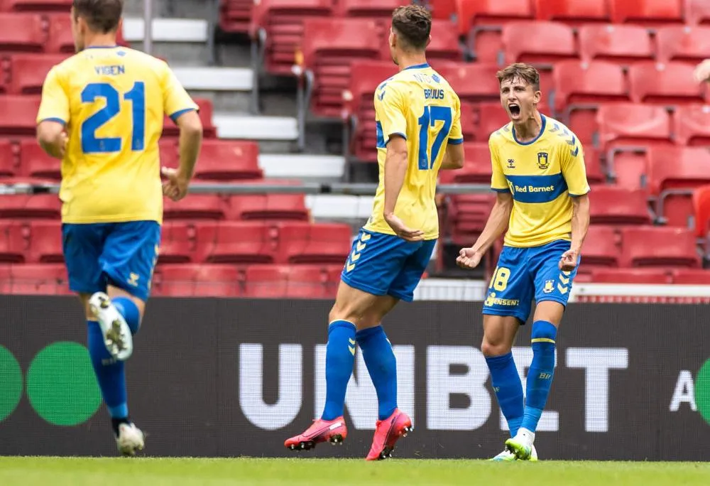 Les feux d&rsquo;artifice des supporters de Brøndby pour soutenir leur équipe