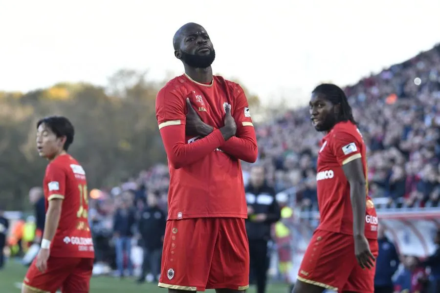 Les supporters d&rsquo;Antwerp réclament (encore) le départ de Lamkel Zé